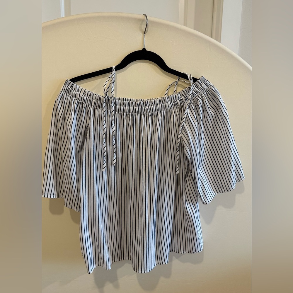 Striped Off-the-Shoulder Top | Black & White | Size M